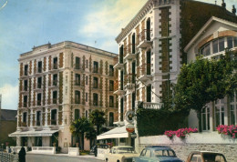 CPSM  DINARD - Le Grand Hôtel. - Dinard