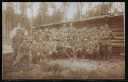 Foto-AK Soldaten Mit MG Vor Blockhütte  - Guerre 1914-18