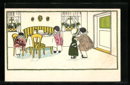 AK Briefmarkencollage, Vier Kinder Im Esszimmer, Die Kleider Aus Briefmarkenschnitten  - Briefmarken (Abbildungen)