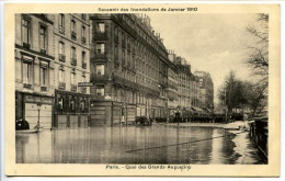 CPA 9 X 14  PARIS  Souvenir Des Inondations De  Janvier1910 Quais Des Grands Augustin  Crues - Inondations De 1910