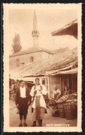 AK Sarajevo, Ein Ehepaar In Lokaler Tracht Auf Dem Markt  - Bosnia Erzegovina