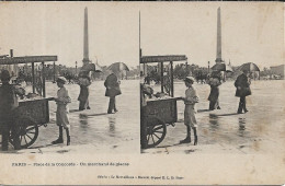 Carte Stéréoscopique PARIS Place De La Concorde. Un Marchand De Glaces - Stereoscopische Kaarten