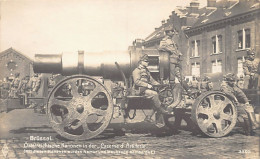 Belgique - ETTERBEEK - Obusier Austro-hongrois Skoda 305 Mm Model 1911 Dans La Cour De La Caserne D'artillerie Du 2 Boul - Etterbeek