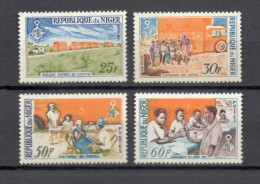NIGER N° 145 à 148   NEUFS SANS CHARNIERE  COTE 4.20€     OMNES - Niger (1960-...)