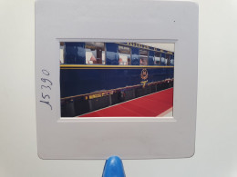 Photo Diapo Diapositive Slide Originale TRAINS Compagnie Des Wagons Lits Le 12/09/1998 VOIR ZOOM - Diapositivas