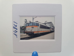 Photo Diapo Diapositive Slide Originale TRAINS Wagon Locomotive Electrique SNCF BB 25594 à VSG Le 25/02/1998 VOIR ZOOM - Diapositive