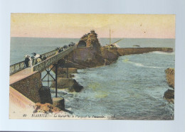 CPA - 64 - Biarritz - Le Rocher De La Vierge Et La Passerelle - Colorisée - Animée - Circulée En 1920 - Biarritz