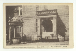 29/ CPA - Chateau De Kerjean - Cour D'Honneur - Le Perron Et Le Puits - Autres & Non Classés