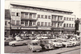Czech Republic, Nymburk, Námestí, Vinaren, Restaurace, Auto, Used 1972 - Tchéquie