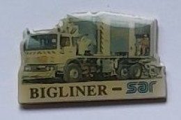 Pin' S  Transport  Camion  Blanc  B IGLINER - SAR - Transport Und Verkehr