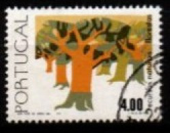 PORTUGAL    -   1977.    Y&T N° 1334 Oblitéré .Récolte Du Liège - Usado