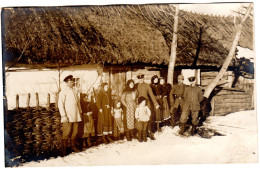 Russland Ukraine, Niesuchoize B. Kowel, Haus M. Soldaten U. Familie, Sw-AK 1917 - Autres & Non Classés