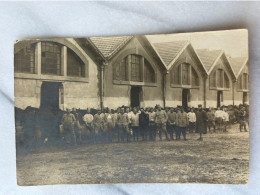 Photo Carte Soldats Cavalerie Caserne - War 1914-18