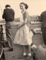 Photo Vintage Paris Snap Shop -femme Women Bateau Boat  - Boten