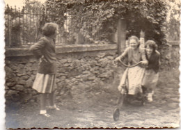 Photo Vintage Paris Snap Shop -enfant Children Trotinette Patinette Scooter  - Autres & Non Classés
