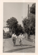 Photo Vintage Paris Snap Shop -homme Men Velo Bike - Autres & Non Classés