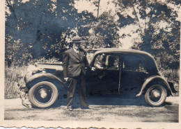 Photographie Photo Vintage Snapshot Homme Men Voiture Car - Coches