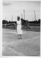 Photographie Photo Vintage Snapshot Femme Women Tennis  - Autres & Non Classés