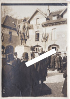 COUILLY PONT AUX DAMES 1911 Photo Originale Inauguration De La Statue De Coquelin à La Maison De Retraite Pour Artistes - Places