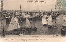 Le Transaltantique " LA SAVOIE " Dans Le Port Du Havre . Bateaux De Pêche . - Steamers