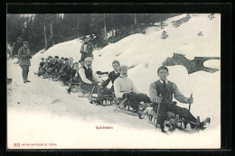AK Gruppe Von Männern Auf Schlitten Im Schnee  - Sports D'hiver