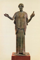 Grèce - Athènes - Athína - Le Musée National Archéologique - Statuette En Bronze De Femme Tenant Une Colombe. Du Mont Pi - Grèce