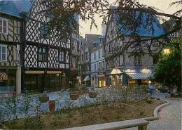 18 - Bourges - Place Gordaine - Maisons à Pans De Bois - CPM - Voir Scans Recto-Verso - Bourges