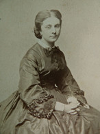 Photo CDV Persus à Paris - Jeune Femme, Robe à Crinoline Second Empire, Ca 1860 L680A - Alte (vor 1900)