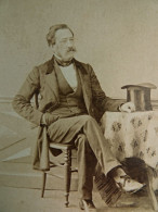 Photo CDV Moulin à Paris - Homme, Notable Posant Asis, Haut De Forme, Second Empire, Ca 1860 L680A - Alte (vor 1900)