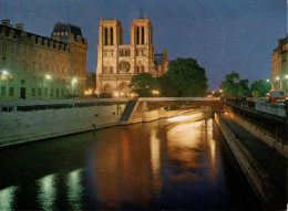 PARIS - La Nuit - Notre-Dame Et La Seine - Notre Dame De Paris