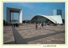 92 - La Défense - Le Palais Du CNIT Centre National Des Industries Et Techniques - La Grande Arche De La Fraternité - CP - La Defense