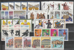 BRD: Lot Mit 10 Kompl. Sätzen Mit Sondermarken Mit Zuschlag, Postfrisch.  (079) - Lots & Kiloware (mixtures) - Max. 999 Stamps