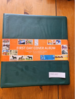 New Condition First Day Cover Album, 15 Pages, 30 Sides, 60 Pockets, GREEN - Bindwerk Met Pagina's