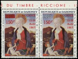 ** DAHOMEY - Poste Aérienne - 63, Paire Horizontale Dont 1 Ex Barre Omise: La Vierge Et L'enfant - Unused Stamps