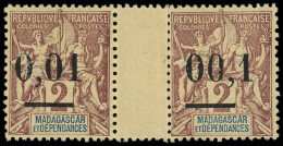 ** MADAGASCAR - Poste - 51d, Paire Interpanneau Type I, 1 Ex. Virgule Mal Placée (pli De Gomme): 0.01 S. 2c. - Otros & Sin Clasificación