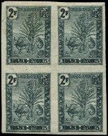 * MADAGASCAR - Poste - 76a, Bloc De 4 Non Dentelé, Double Impression, Rouille Sur 1 Timbre: 2f. Zébu - Unused Stamps