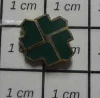 1618A Pin's Pins / Beau Et Rare / AUTRES / Mini Pin's CROIX VERTE - Otros & Sin Clasificación