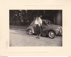 RENAULT 4 CH ET FEMME CONDUCTRICE  - Coches