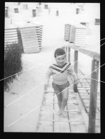 Orig. XL Foto 60er Jahre Portrait Süßer Junge Am Strand, Badekappe, Cute Boy On The Beach, Swimming Cap, Beach Fashion - Personnes Anonymes