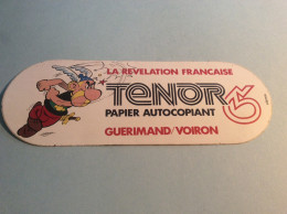 Ancien Autocollant Papier Autocopiant TENOR Publicité Dessin Astérix Uderzo / VOIRON 38 Isére - Autocollants