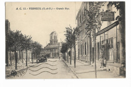 78 - VERNEUIL (S.-et-O.) -Grande Rue. Animée, CPA Ayant Circulé En 1935. - Verneuil Sur Seine