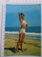 Woman In A Bathing Suit, On The Seashore - Femmes