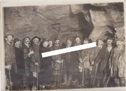 FRASNE VALLORBE - LE MONT D'OR Photo Originale Percement Du Tunnel Du Mont D'Or, Groupe D'ingénieurs Dans La Grotte 1913 - Lieux