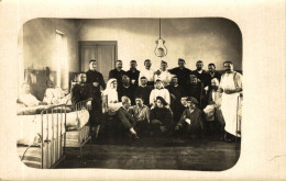 CARTE PHOTO SOLDAT A L'HOPITAL A IDENTIFIER - Guerre 1914-18