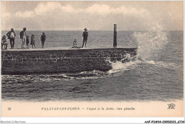 AAFP11-34-1066- PALAVAS-LES-FLOTS - Vague A La Jétee , Rive Gauche - Palavas Les Flots
