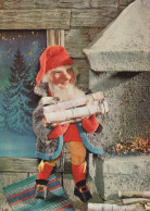 PÈRE NOËL NOËL Fêtes Voeux Vintage Carte Postale CPSM #PAK040.A - Santa Claus