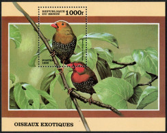 Benin 1126, MNH. Michel 1125 Bl.45. Birds 1999. Mandingoa Nitidula. - Benin – Dahomey (1960-...)