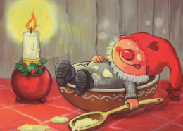 PAPÁ NOEL Feliz Año Navidad GNOMO Vintage Tarjeta Postal CPSM #PBL604.A - Santa Claus