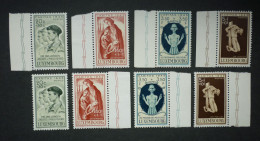 Luxemburg Luxembourg Caritas 1945, 2x Mi 395-398 **, Randstücke, Abart Punkt, RARR!! - Unused Stamps