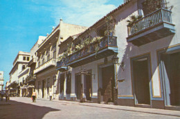 CPM- CUBA- LA HAVANE- Maisons Dans La Rue OBISPO *TBE*  Cf. Scans * - Andere & Zonder Classificatie